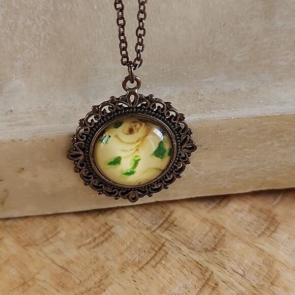 Antique Look Dome Covered Rose Picture Pendant Decorative Encased Necklace - Picture 1 of 7